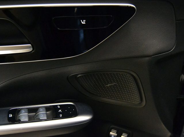 MERCEDES-BENZ C 300 usata, con Autoradio