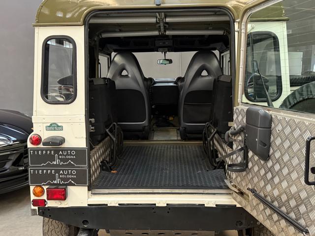 LAND ROVER Defender usata 12