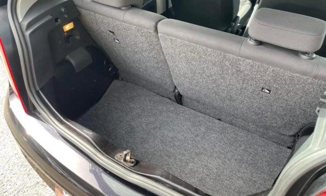 VOLKSWAGEN up! usata, con Alzacristalli elettrici
