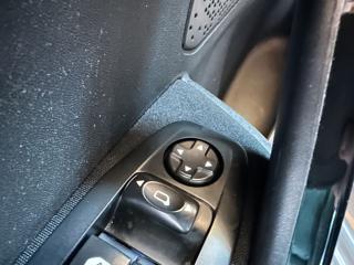 PEUGEOT 208 usata, con Sedile posteriore sdoppiato