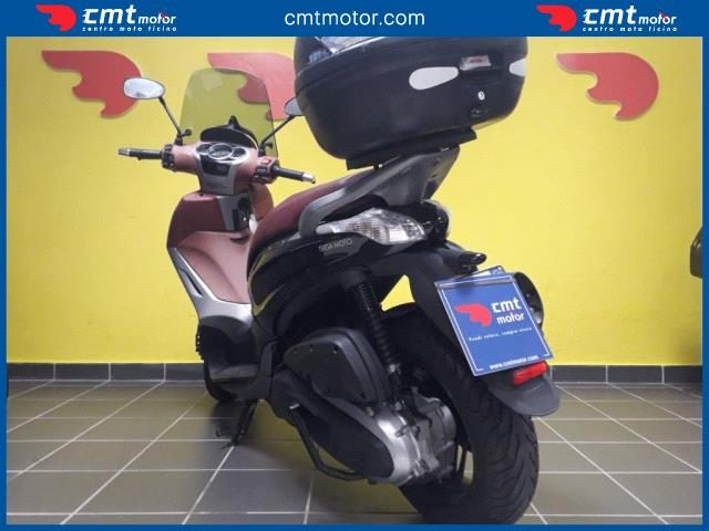 PIAGGIO Beverly 350 usata 2