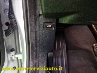 BMW 320 usata, con Fari LED