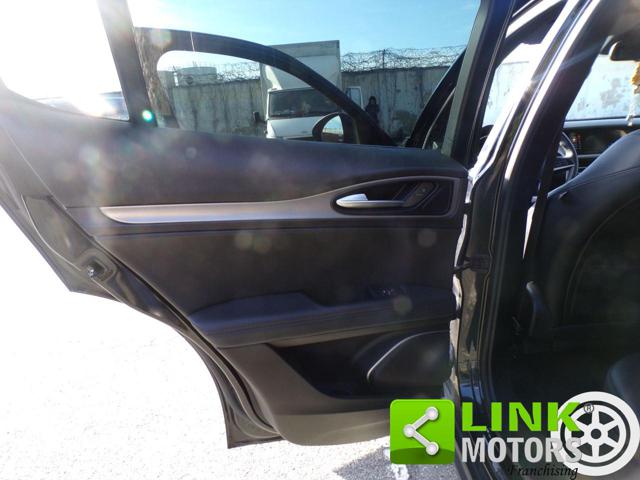 ALFA ROMEO Stelvio usata, con Specchietti laterali elettrici