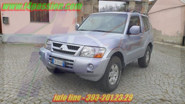MITSUBISHI Pajero usata, con Airbag
