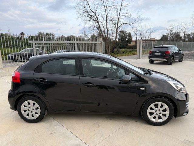 KIA Rio usata, con Autoradio
