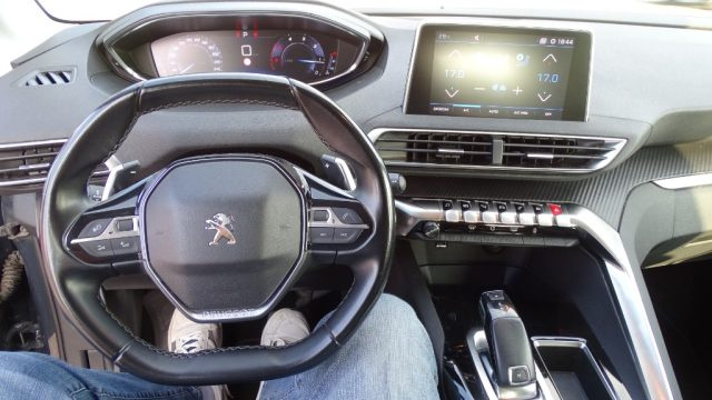 PEUGEOT 3008 usata, con Touch screen