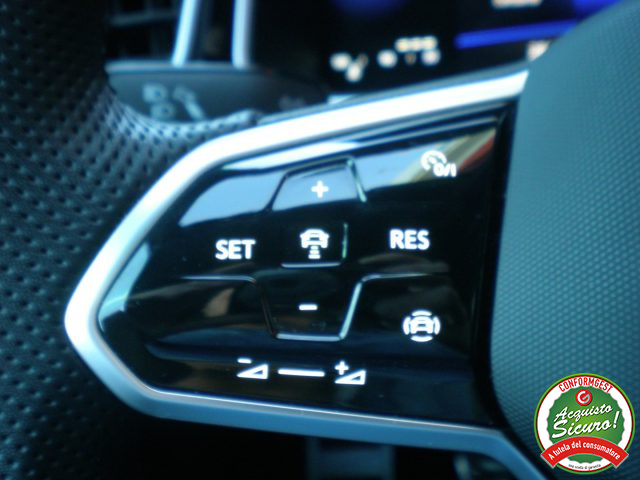 VOLKSWAGEN T-Roc usata, con Autoradio digitale
