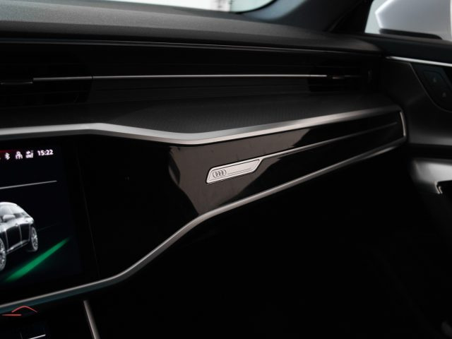 AUDI A6 usata, con Luci diurne