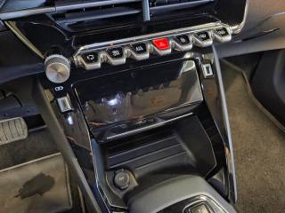 PEUGEOT 2008 usata, con Controllo trazione