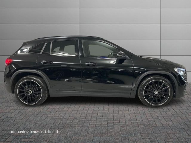MERCEDES-BENZ GLA 200 usata, con Alzacristalli elettrici