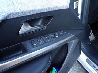 PEUGEOT 3008 usata, con Specchietto retrovisore con funzione antiabbagliamento