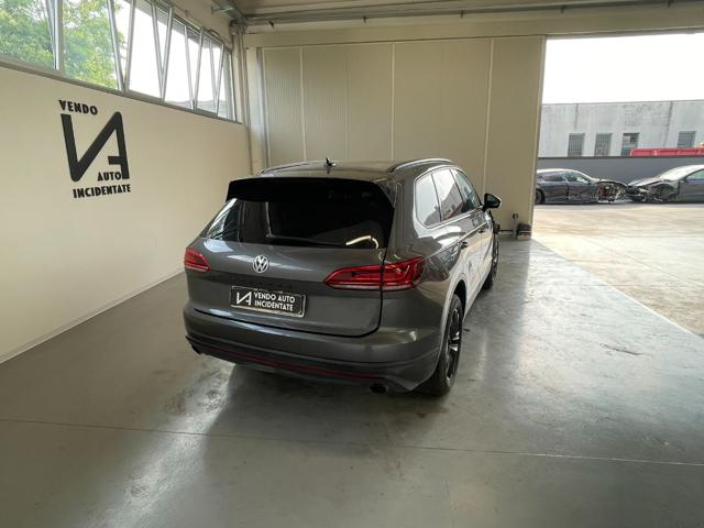 VOLKSWAGEN Touareg usata, con Autoradio