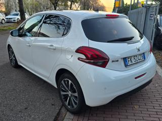 PEUGEOT 208 usata, con Alzacristalli elettrici