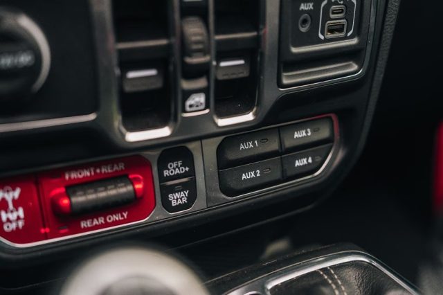 JEEP Wrangler usata, con Bracciolo
