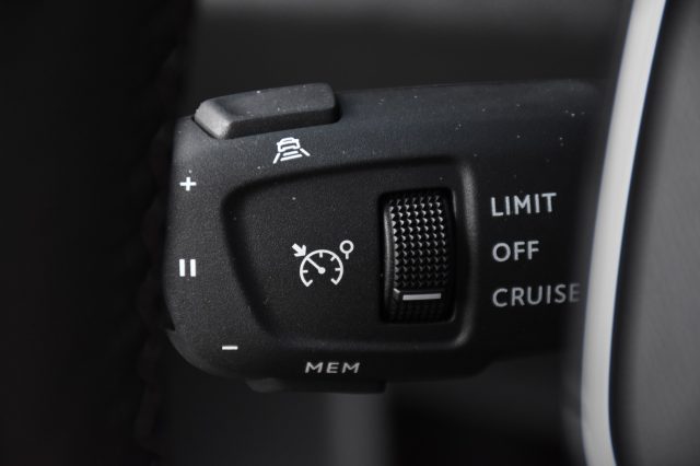 PEUGEOT 3008 usata, con Fari LED