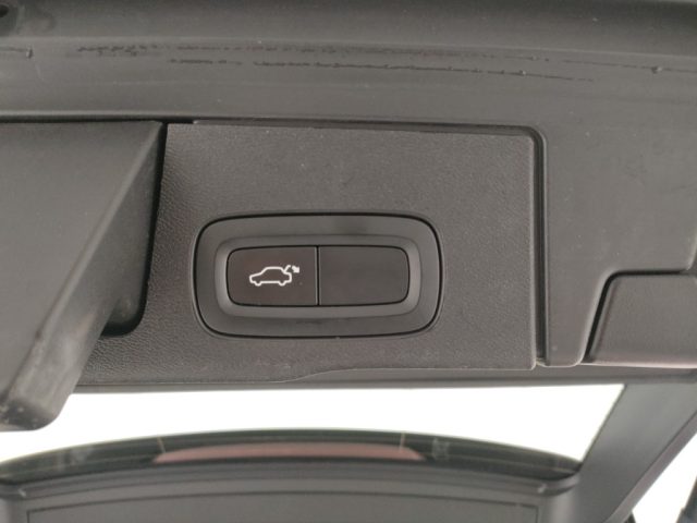 VOLVO XC60 usata, con Autoradio digitale