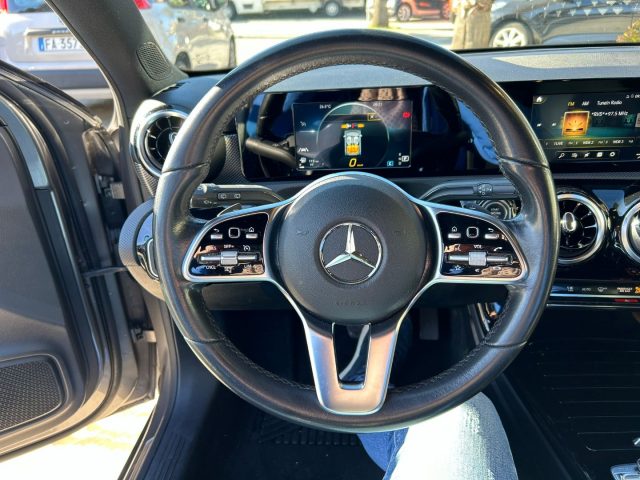 MERCEDES-BENZ A 180 usata, con Cronologia tagliandi