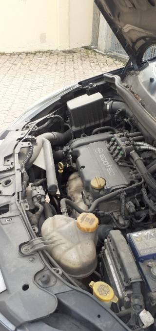 OPEL Corsa usata, con Airbag laterali