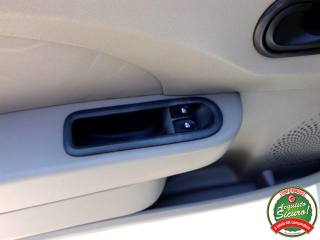 RENAULT Twingo usata 13