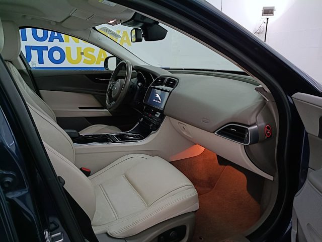 JAGUAR XE usata, con Isofix
