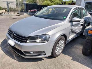 VOLKSWAGEN Passat usata 1