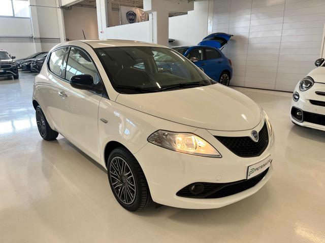 LANCIA Ypsilon usata, con Autoradio