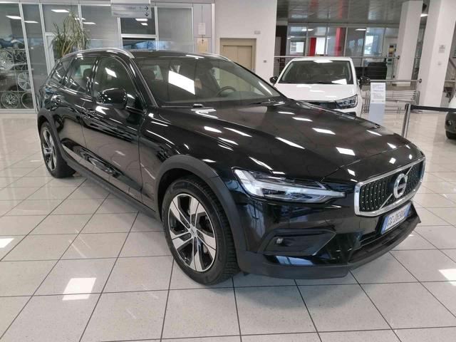 VOLVO V60 Cross Country usata, con ABS