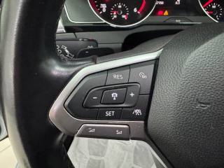 VOLKSWAGEN Passat Variant usata, con Bracciolo