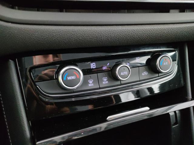 OPEL Grandland usata, con Park Distance Control