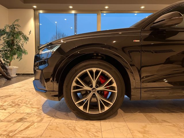 AUDI Q8 usata, con Controllo automatico clima