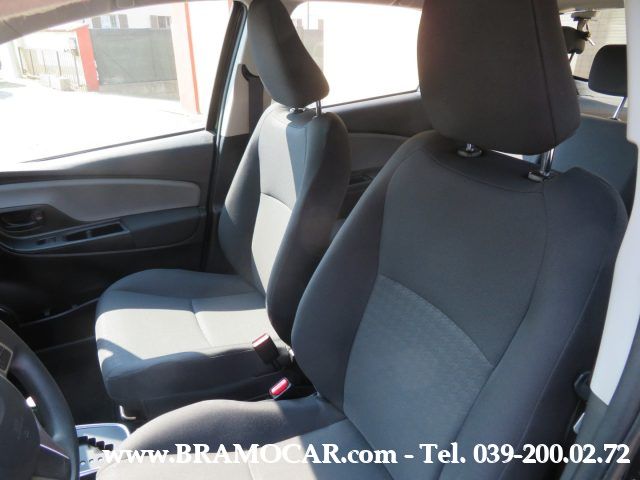 TOYOTA Yaris usata, con Volante multifunzione