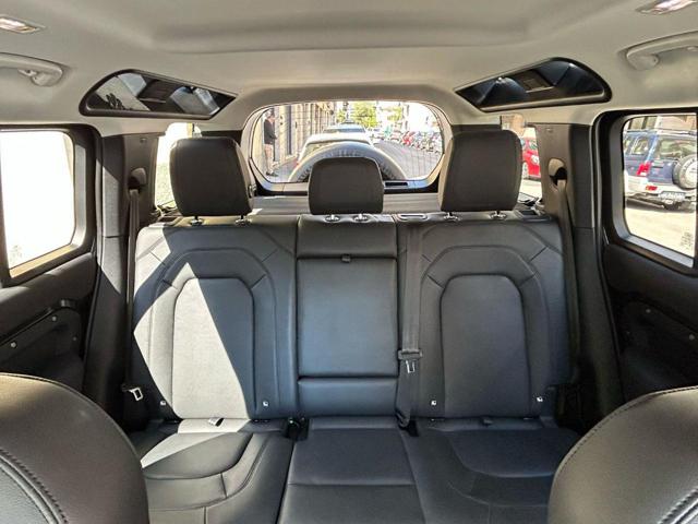 LAND ROVER Defender usata, con Sensori di parcheggio anteriori