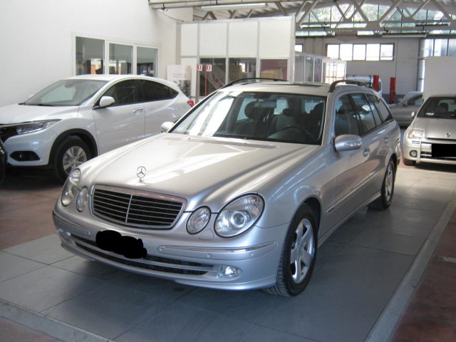 MERCEDES-BENZ E 320 usata, con Airbag laterali