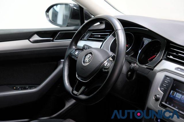 VOLKSWAGEN Passat Variant usata 58