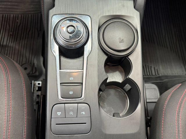FORD Kuga usata, con Bracciolo