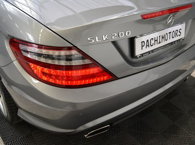MERCEDES-BENZ SLK 200 usata, con Volante in pelle