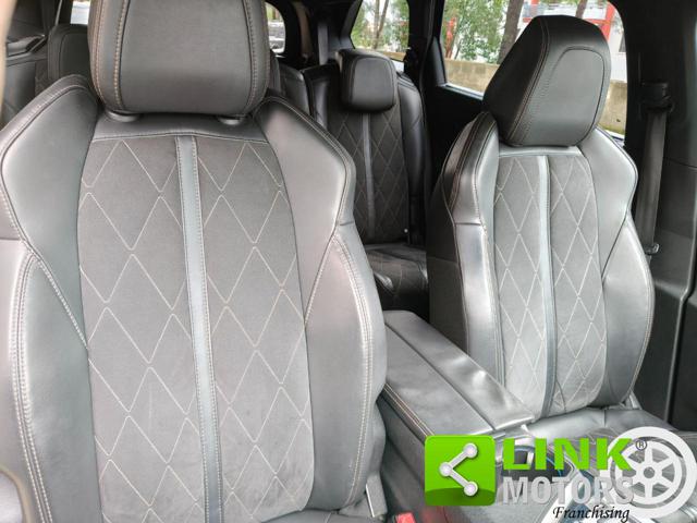 PEUGEOT 5008 usata, con Autoradio digitale