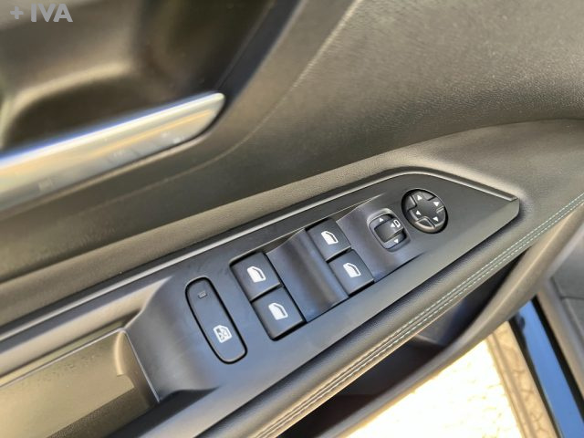PEUGEOT 3008 usata 18