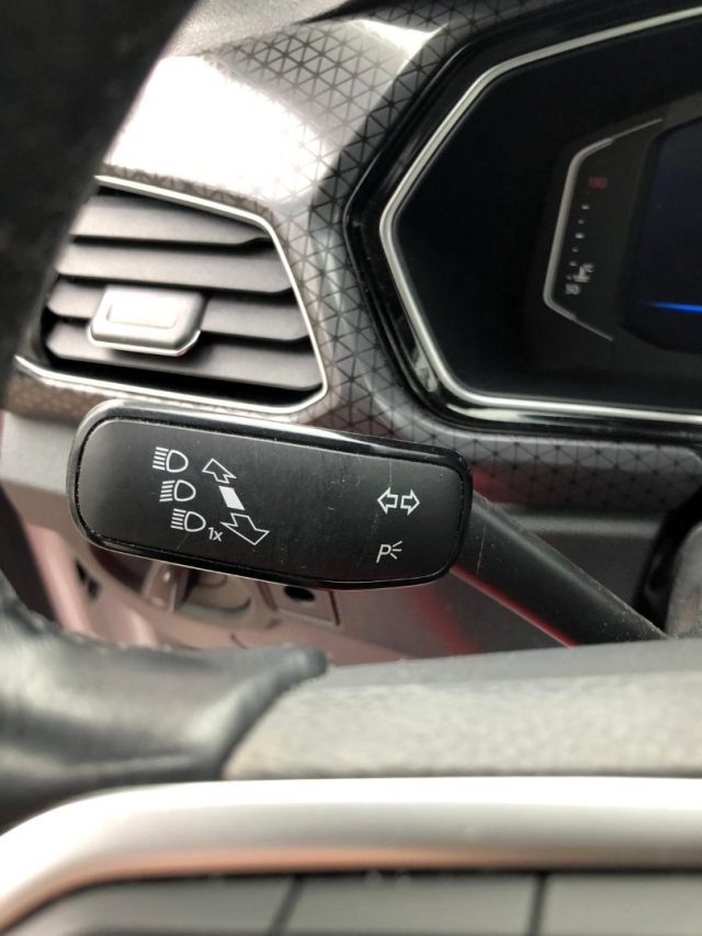 VOLKSWAGEN T-Cross usata, con Volante in pelle