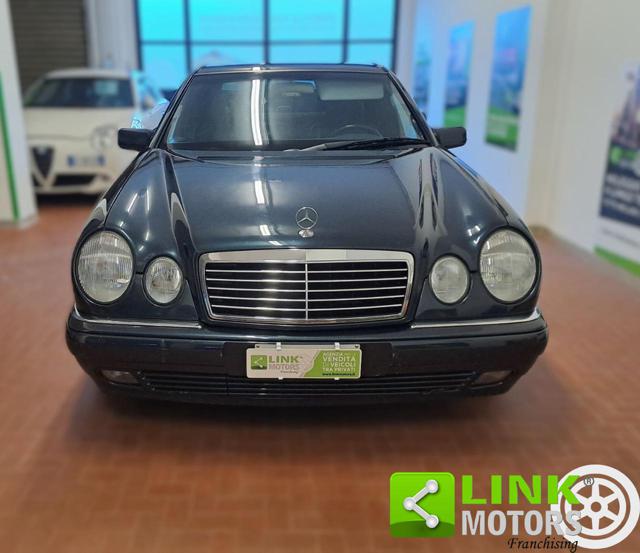 MERCEDES-BENZ E 200 usata, con Airbag