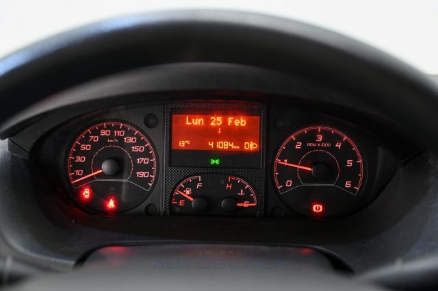 PEUGEOT Boxer usata, con Bluetooth