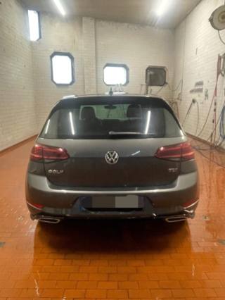 VOLKSWAGEN Golf usata, con Touch screen