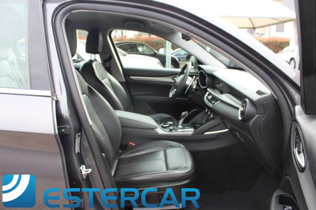 ALFA ROMEO Stelvio usata, con Sedile posteriore sdoppiato