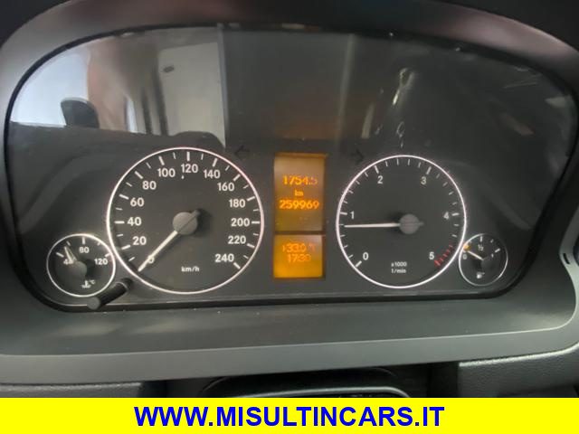 MERCEDES-BENZ A 180 usata, con Fendinebbia