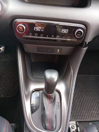 TOYOTA Yaris usata, con Autoradio digitale