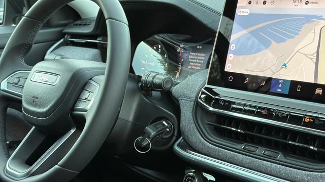 JEEP Compass usata, con Sedile posteriore sdoppiato