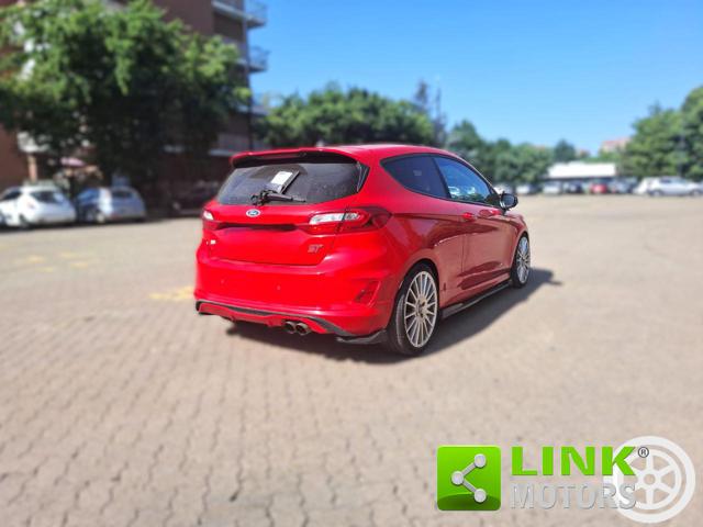 FORD Fiesta usata, con Autoradio
