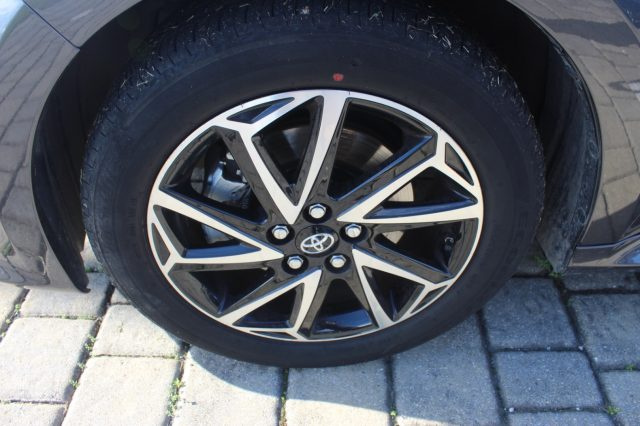 TOYOTA Yaris usata, con Bracciolo