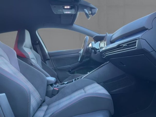 VOLKSWAGEN Golf usata, con Cronologia tagliandi