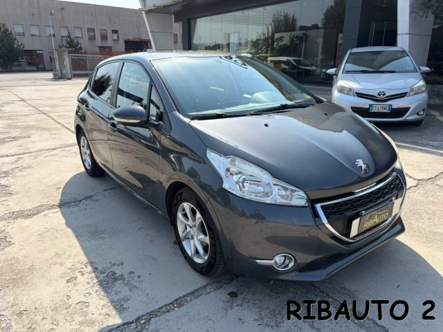 PEUGEOT 208 usata, con USB